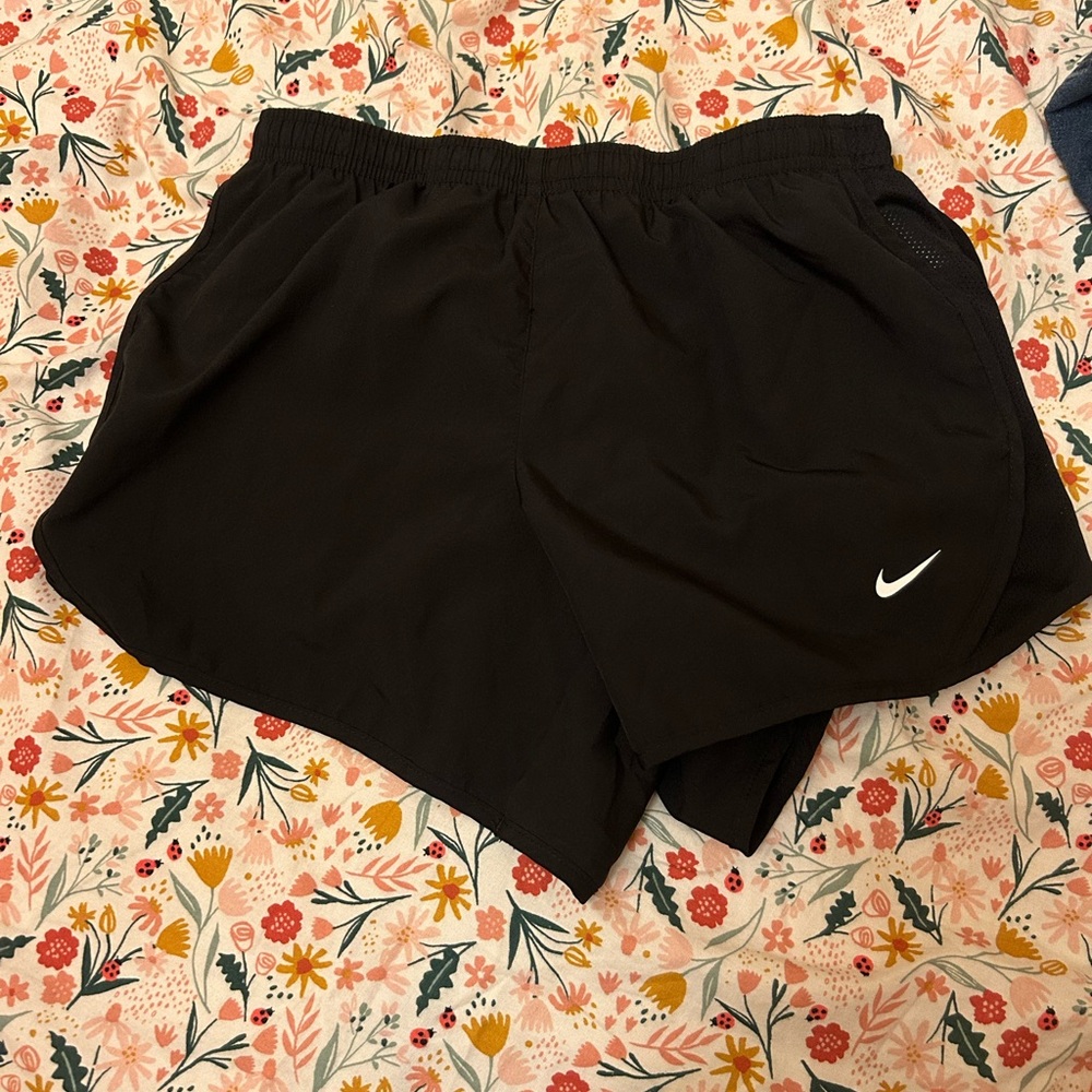 Nike shorts girls